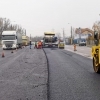 Se asfaltează carosabilul pe strada Industrială, la intersecția cu bulevardul Aurel Vlaicu!