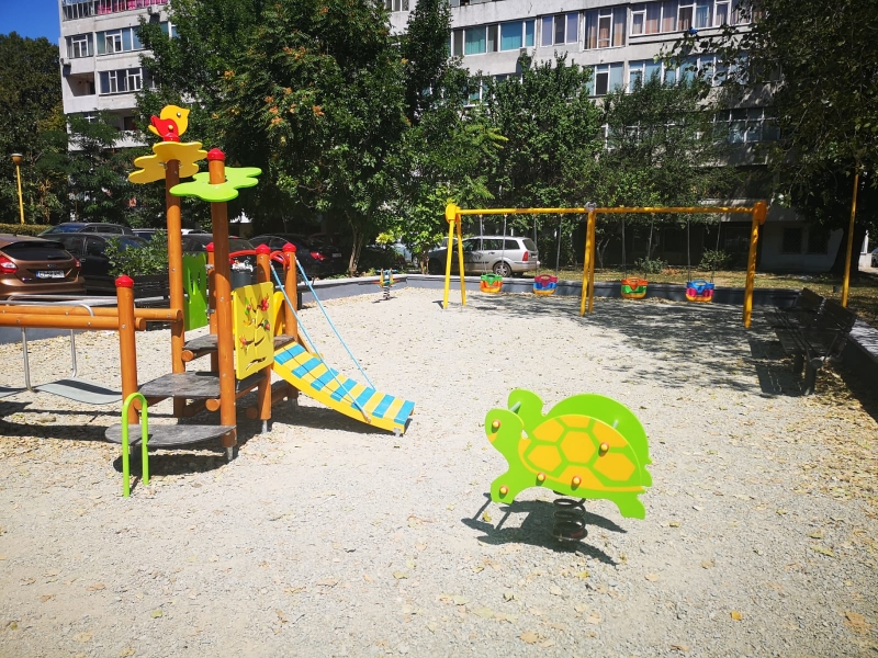 Amenajarea locurilor de joacă continuă în municipiul Constanța