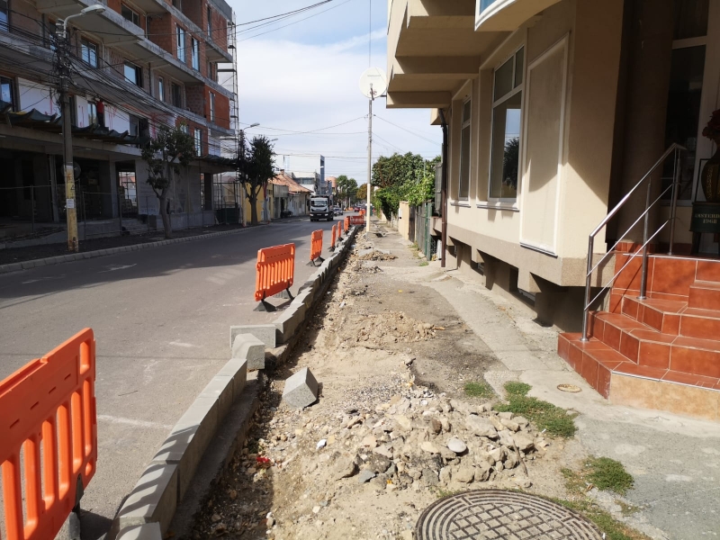 Continuă lucrările de modernizare a arterelor rutiere din cartierul Faleză Nord