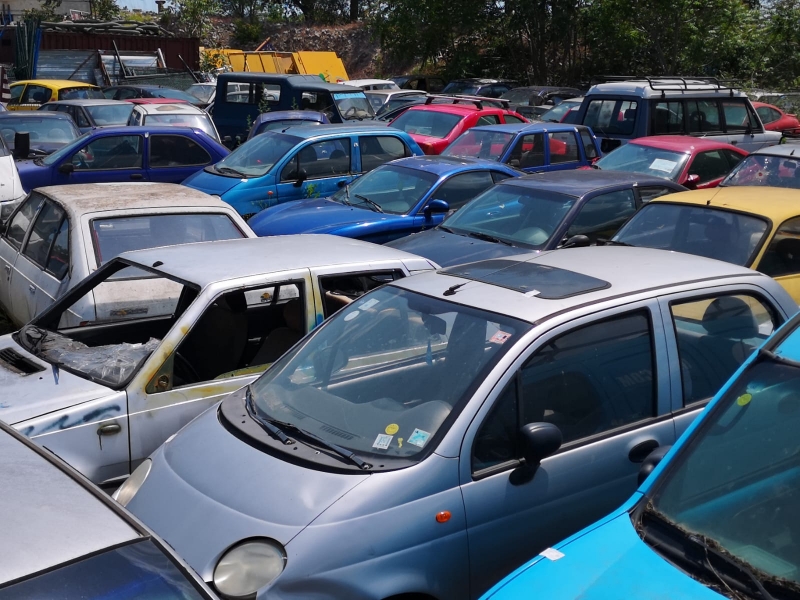 Primăria Constanța organizează licitație pentru valorificarea lotului de 223 de vehicule fără stăpân sau abandonate