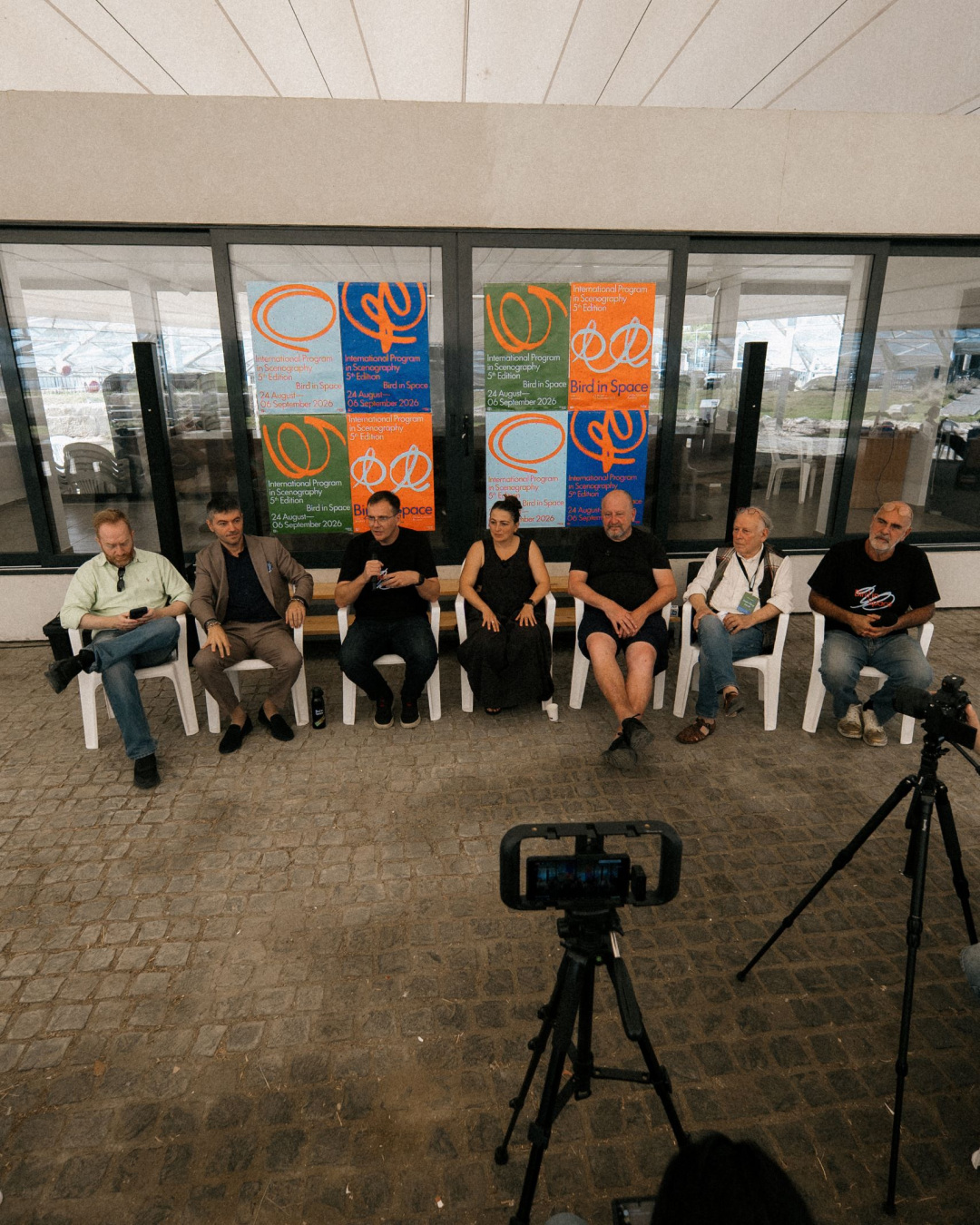 Programul Internațional de Scenografie - IPS 2026, ajunge la jumătatea drumului Artiști din 15 țări transformă Faleza Lacului Siutghiol într-un omagiu adus lui Constantin Brâncuși