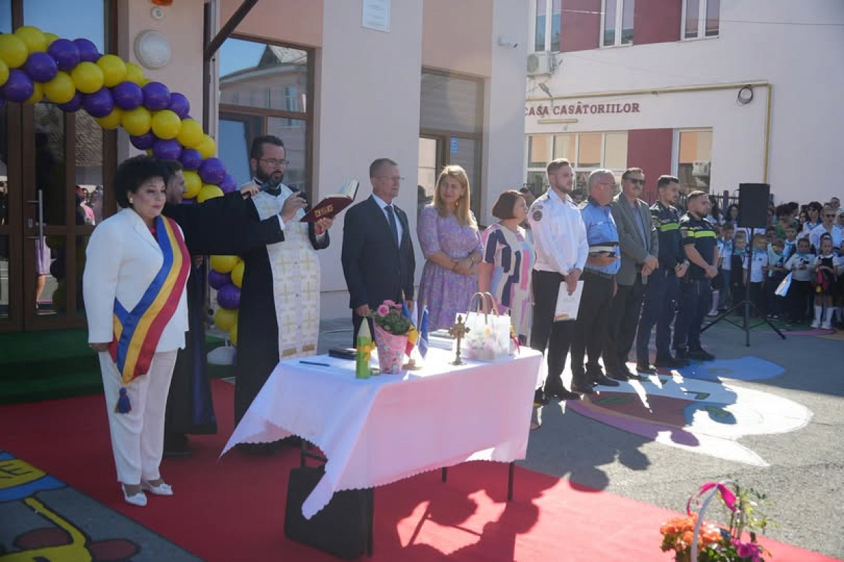 Un nou început, aceeași misiune: educația! Peste 2000 de copii și elevi din comuna Cumpăna au început astăzi noul an școlar