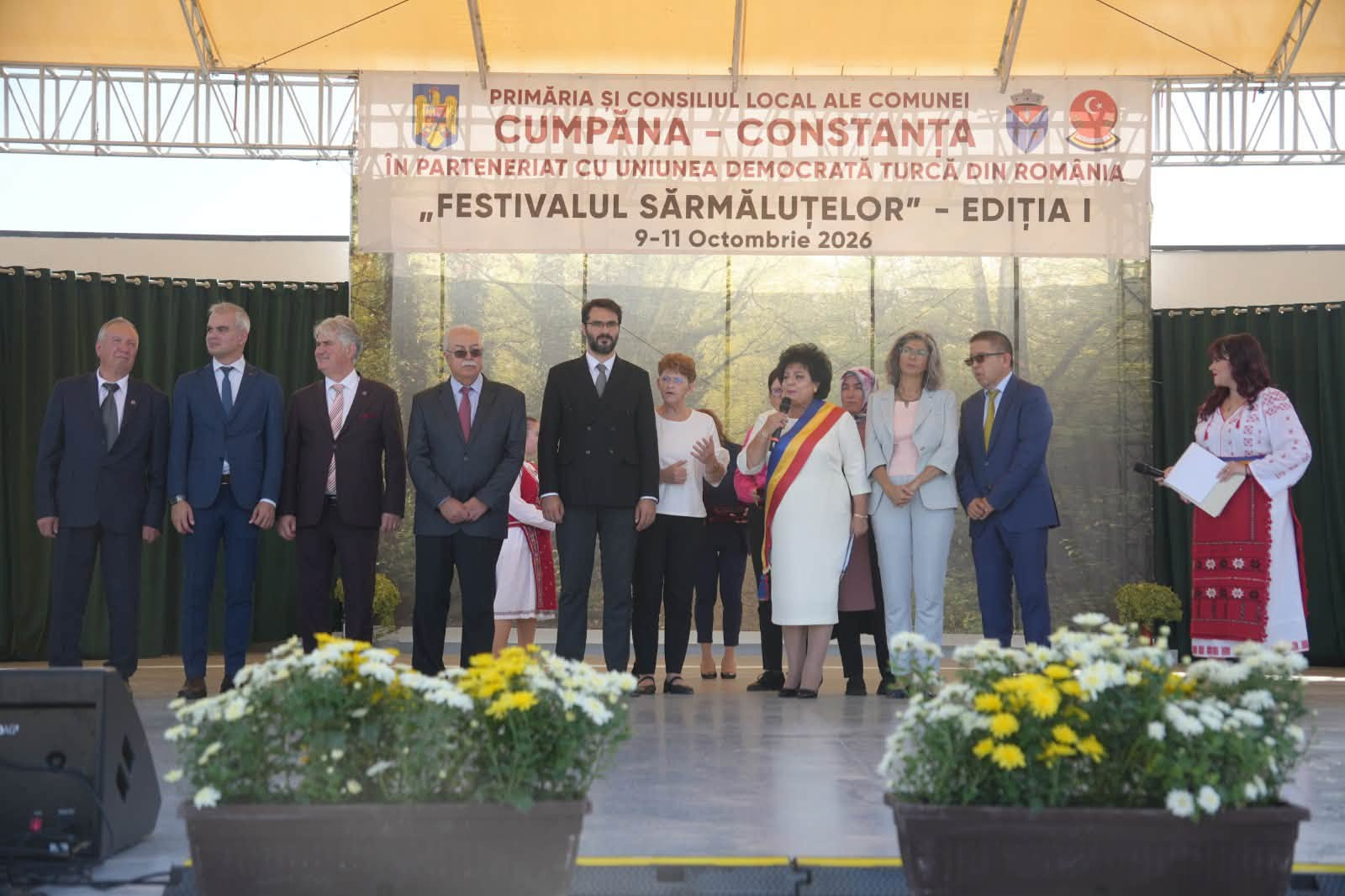 „Festivalul Sarmăluțelor” este în toi la Cumpăna! Trei zile de gusturi, tradiții și voie bună!