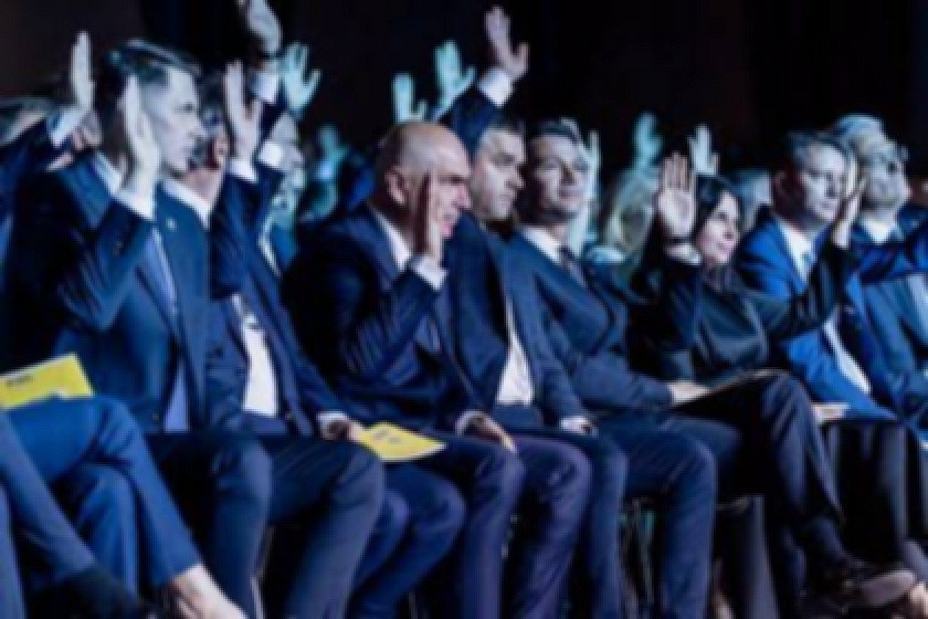 PNL votează Guvernul Niculescu, dar trece în Opoziție. Siegfried Mureșan: „Noi vrem divorțul de PSD!”