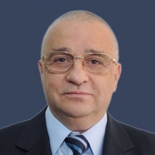 FABULA SIE. NU STAȚI CU SPATELE LA LEUL RĂNIT!