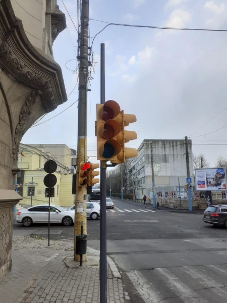 Atenție, șoferi! Semafoarele de la intersecția bulevardului Ferdinand cu strada Mihai Viteazul nu vor funcționa vineri, 13 decembrie