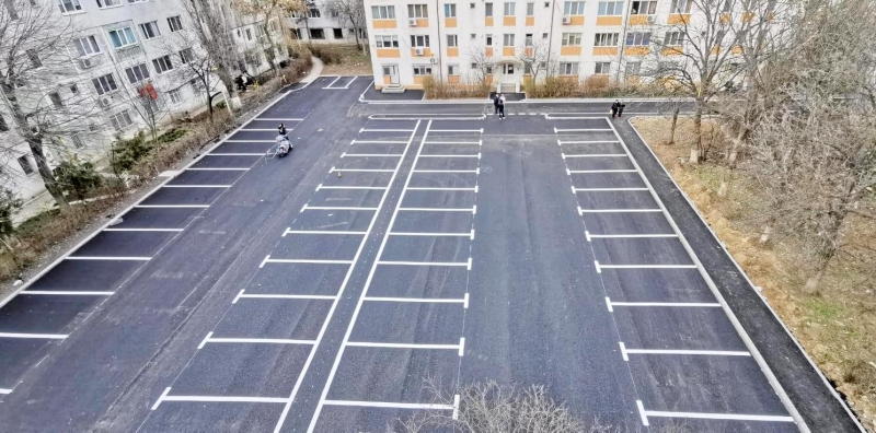 Noi locuri de parcare au fost create pe strada Badea Cârțan, prin redistribuirea spațiului urban