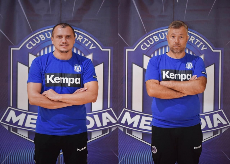 Antrenorii Adrian Georgescu și Ionuț Deli-Iorga au fost convocați de către Federația Română de Handbal pentru a ghida destinele echipei naționale a României de beach handball senioare