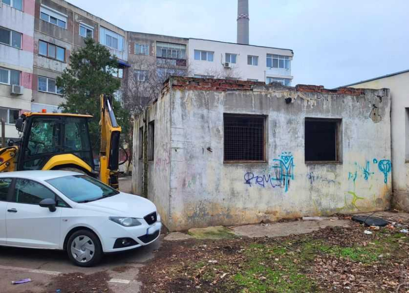 Primăria Constanța a demolat o construcție ilegală și a redat spațiul comunității