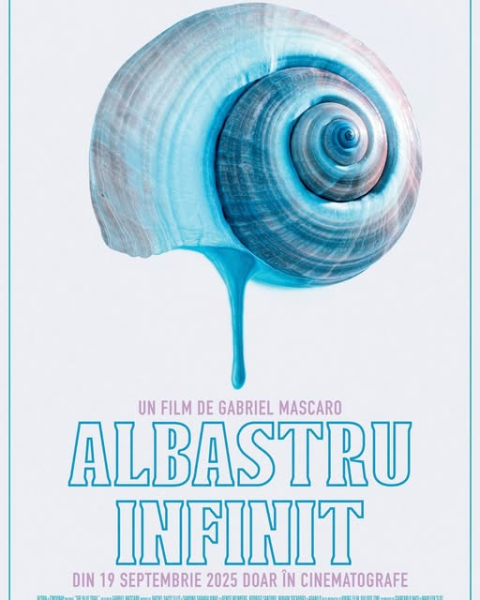 „Albastru infinit” - filmul care schimbă perspectiva asupra vârstei și libertății