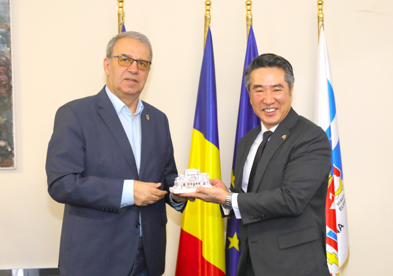Primarul Constanței, Vergil Chițac, a primit vizita ambasadorului Republicii Coreea în România