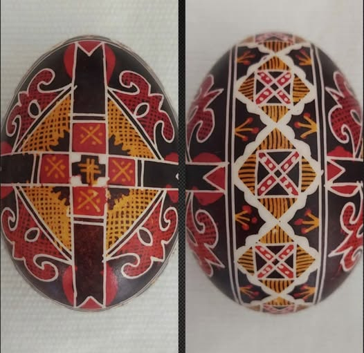 Exponatul săptămânii
Un ou. Ceară de albine. O chișiță de alamă. Și mâini care știu ce fac!
