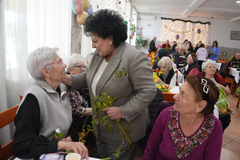 400 de persoane vârstnice și copii instituționalizați au primit daruri de Paște din partea OFSD Județul Constanța