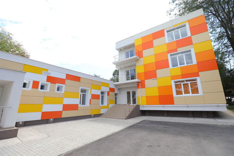 Investiții fără precedent în educația din Constanța: 17 unități finalizate, 44 în curs de modernizare și milioane de lei pentru dotări