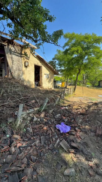 Incendiu devastator la Lipnița. Florin Mitroi, din nou alături de o familie greu încercată