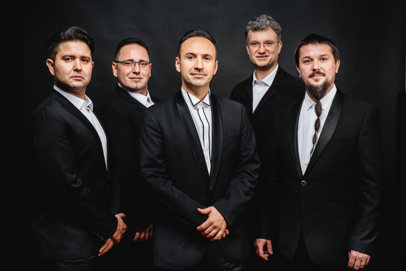 Simon Trpčeski și ansamblul Makedonissimo concertează pe faleza Cazinoului din Constanța