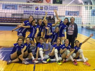 Volei feminin: Victorie absolută!