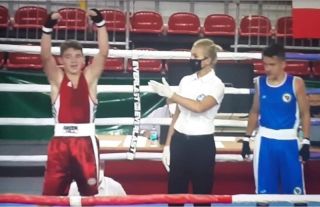 Bogdan Trifu va boxa  în semifinale! Mult succes!