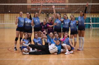 Duminică, 6.11.2022, de la ora 14:00, în Sala Sporturilor Iftimie Ilisei, junioarele de la volei vă invită la un duel dobrogean, în compania lui CSS1 Constanța
