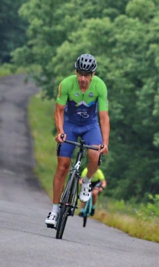 Succesul lui Gelu Codreanu la ”Ziridava Road Race„: Locul 2 în proba de contratimp individual cu o urcare dificilă de 6km