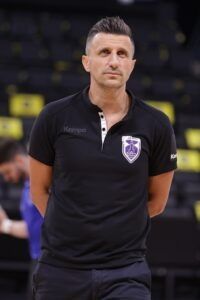 Intră în teren … George Buricea
