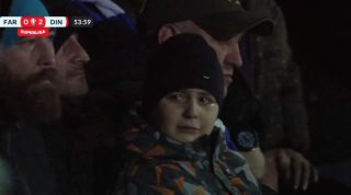 Căutăm micuțul fan înlăcrimat: alătură-te căutării pentru a îi oferi o surpriză memorabilă!